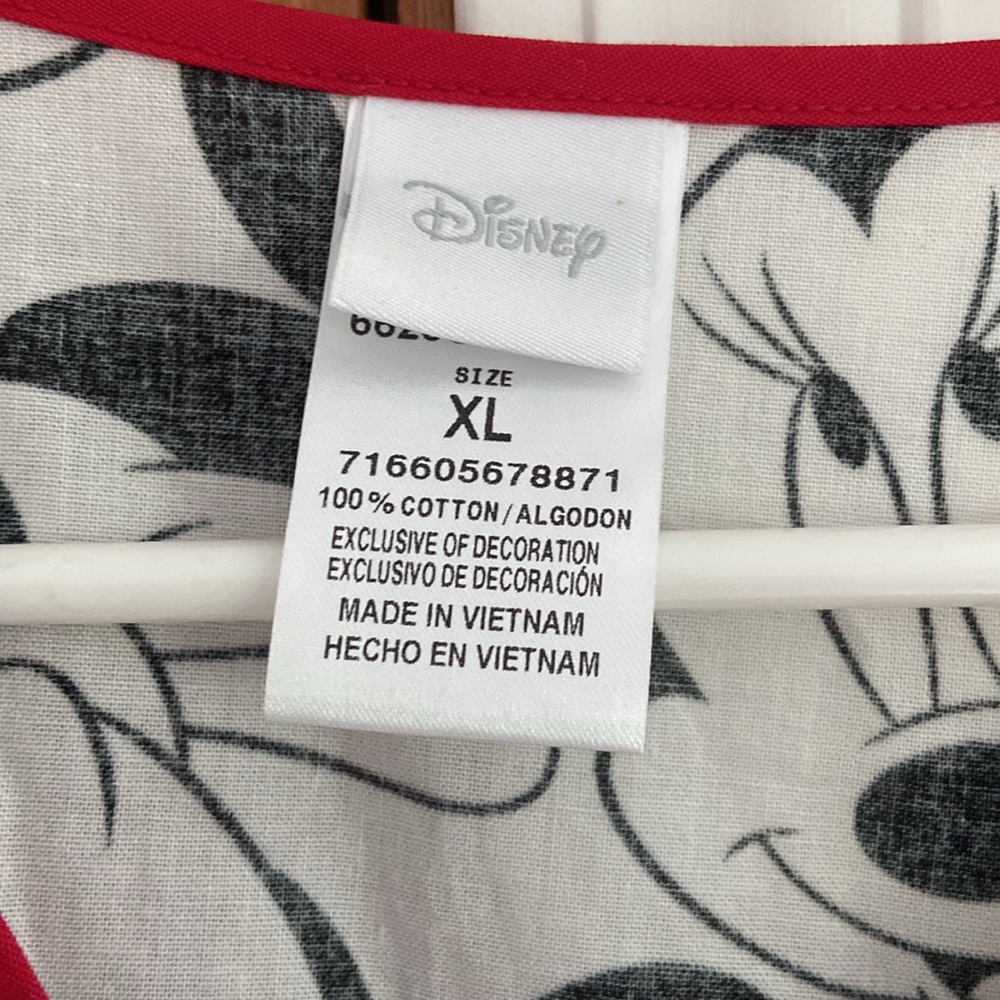 NWT! Cherokee Tooniforms Minnie Mouse XL scrub top! - Picture 2 of 4